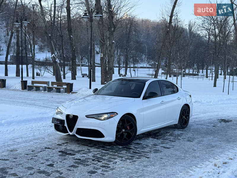 Седан Alfa Romeo Giulia 2020 в Киеве