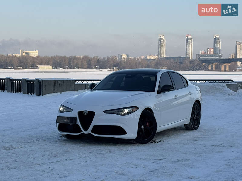 Седан Alfa Romeo Giulia 2020 в Киеве