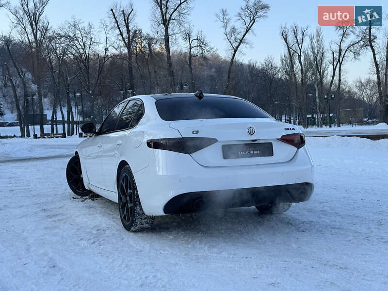 Седан Alfa Romeo Giulia 2020 в Киеве