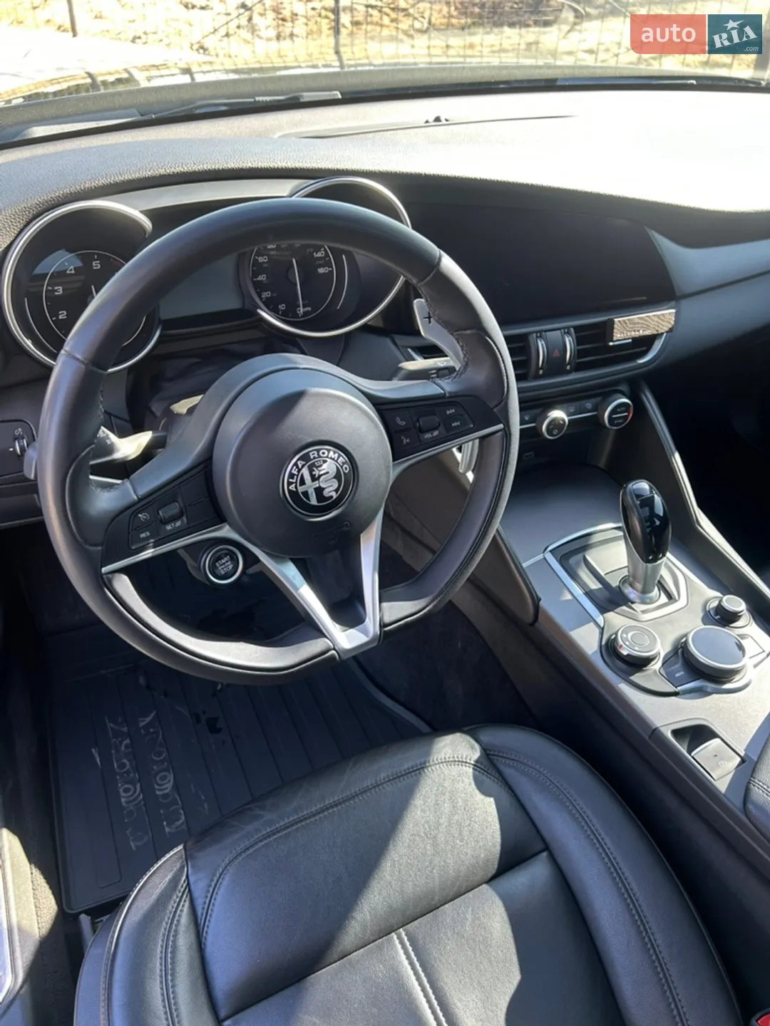 2017 Alfa Romeo Giulia - мініатюра 7