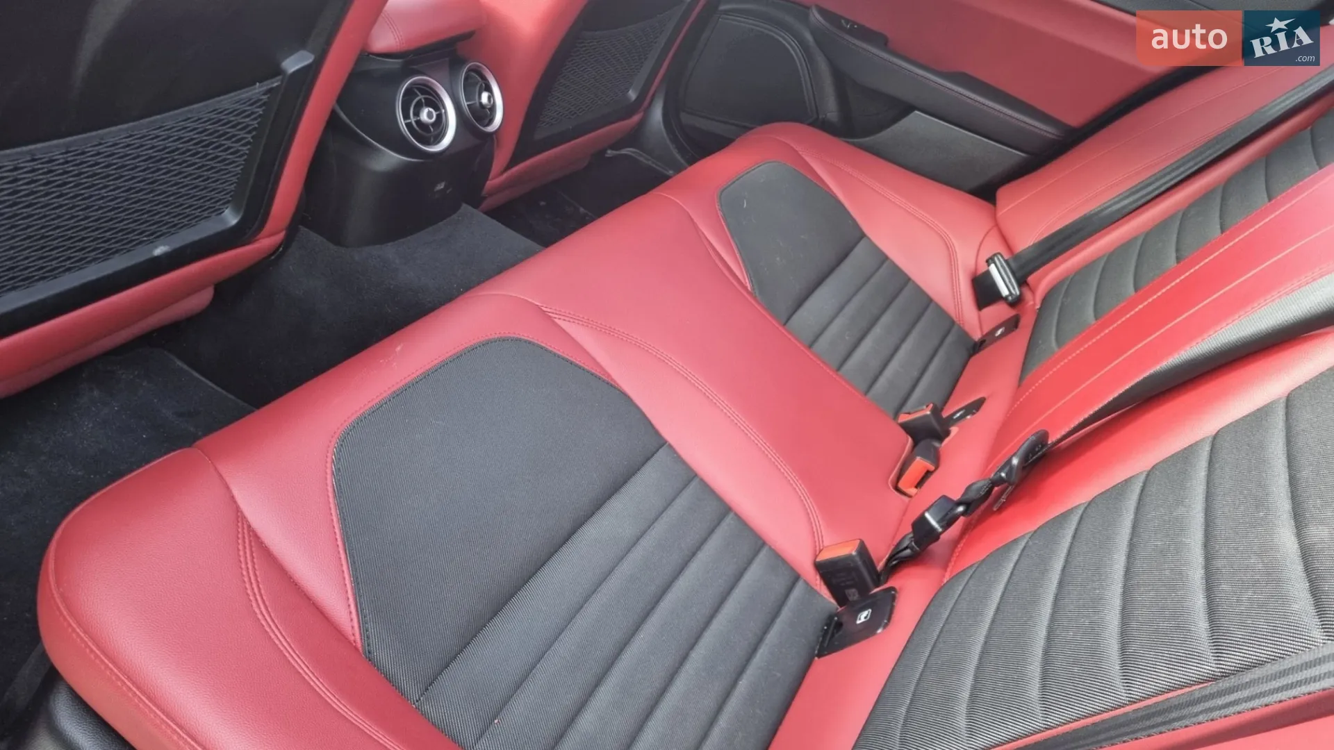 2017 Alfa Romeo Giulia - мініатюра 23