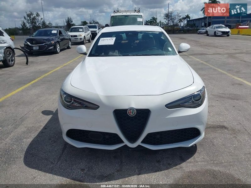 Седан Alfa Romeo Giulia 2022 в Львове