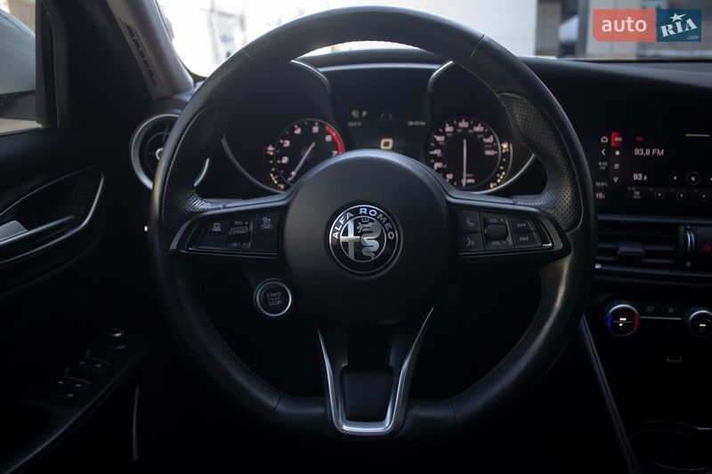 Седан Alfa Romeo Giulia 2020 в Киеве фото 14 Седан Alfa Romeo Giulia 2020 в Киеве