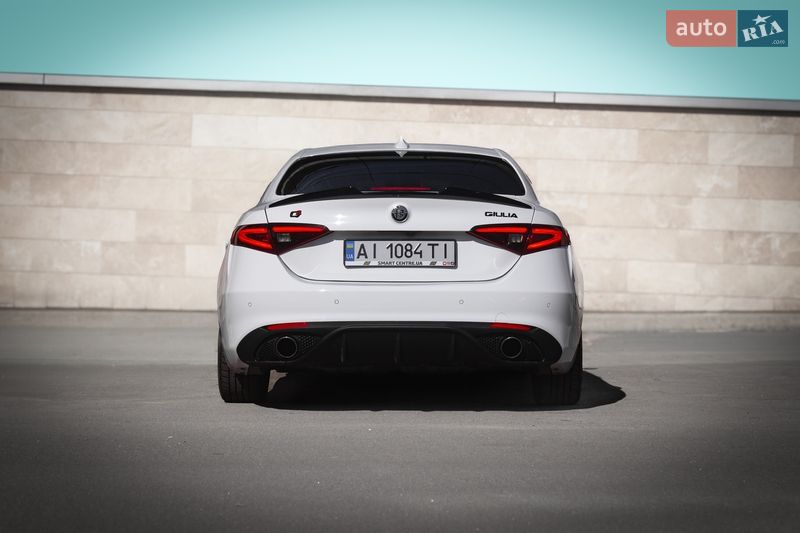 Седан Alfa Romeo Giulia 2020 в Киеве фото 3 Седан Alfa Romeo Giulia 2020 в Киеве