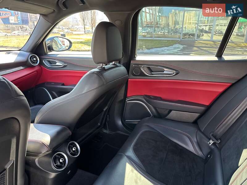 Седан Alfa Romeo Giulia 2017 в Киеве