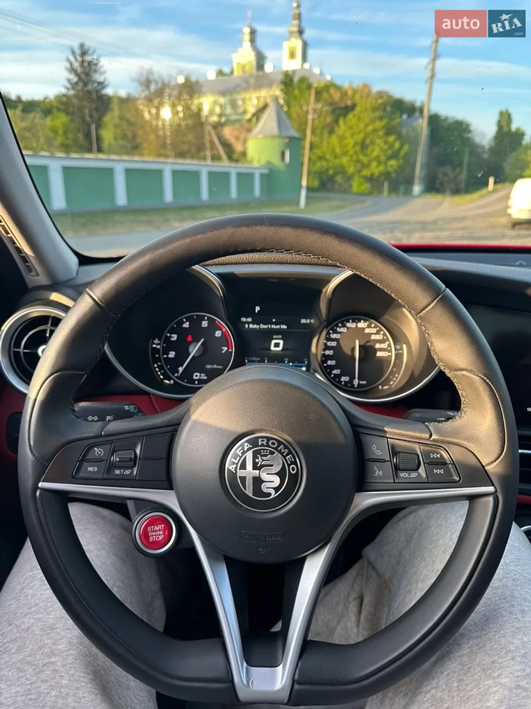 2017 Alfa Romeo Giulia - мініатюра 12