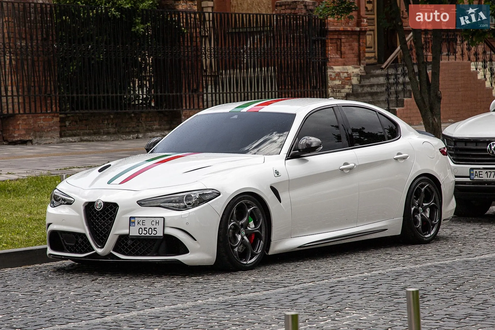 2016 Alfa Romeo Giulia - мініатюра 5