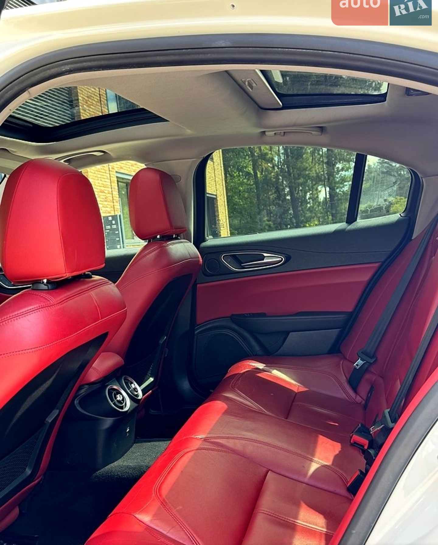 2018 Alfa Romeo Giulia - мініатюра 8