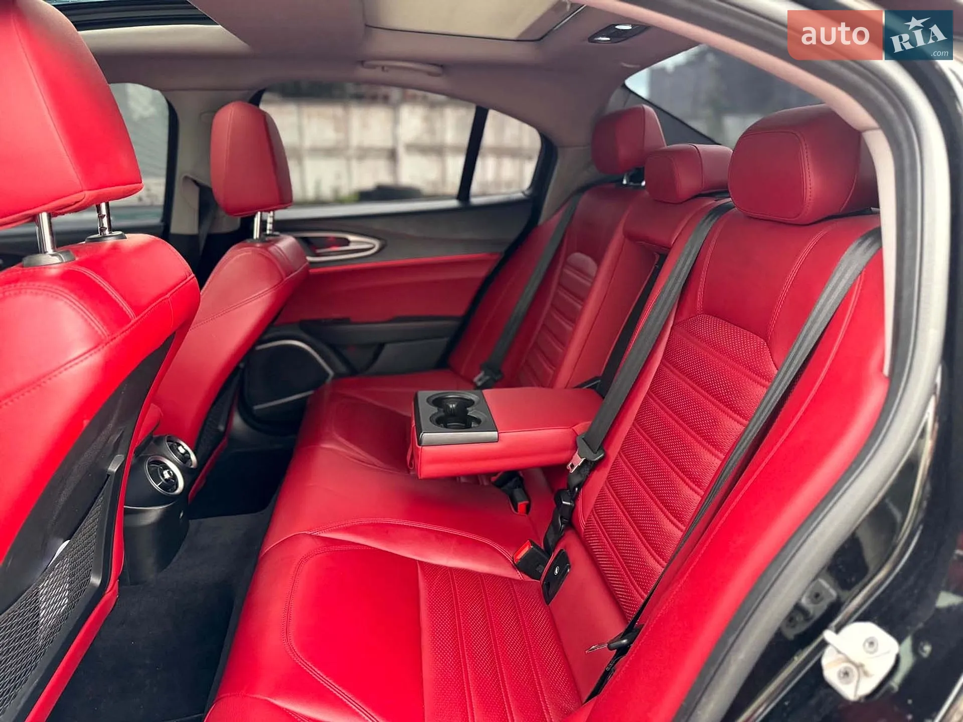 2018 Alfa Romeo Giulia - мініатюра 35