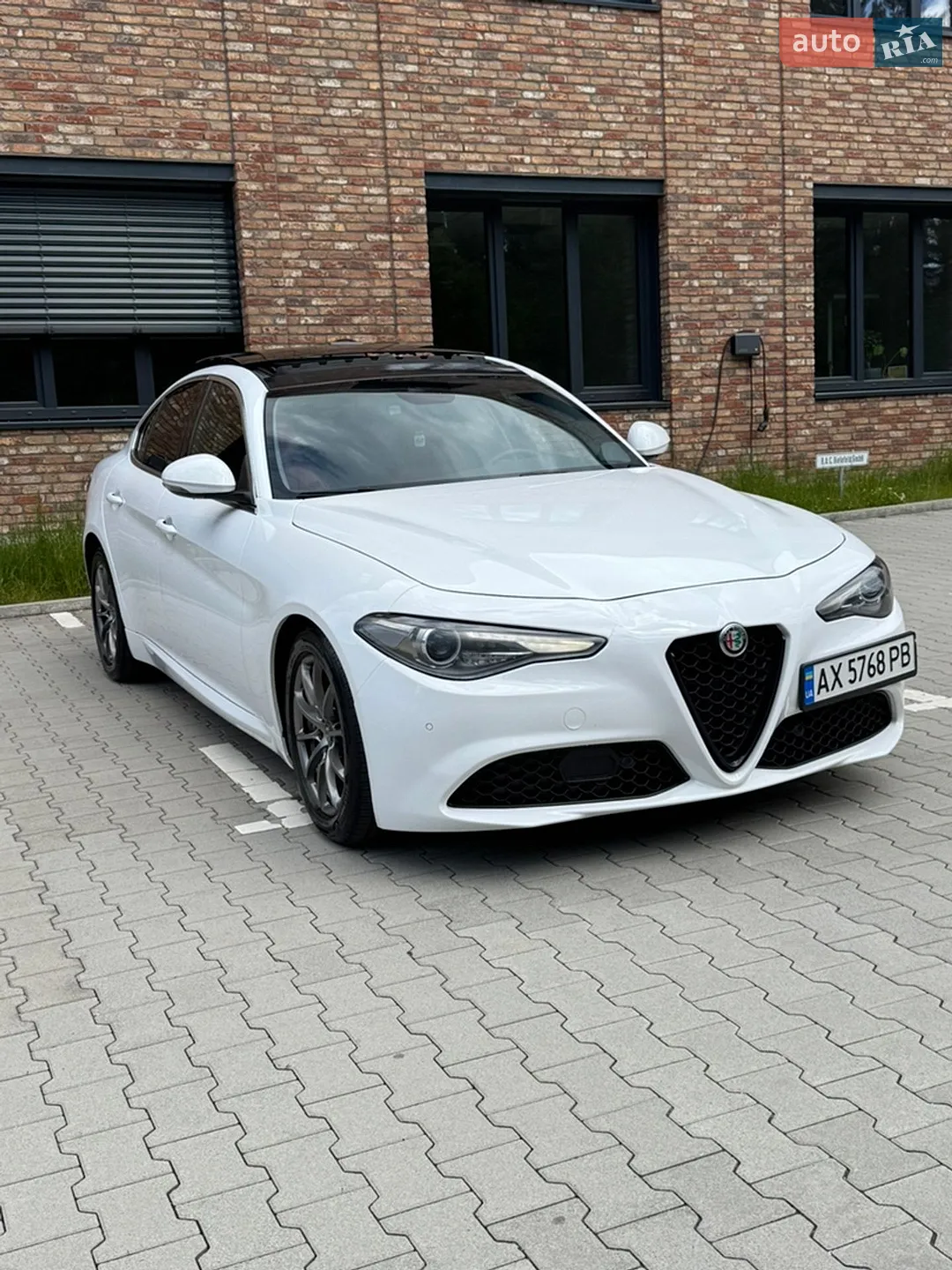2018 Alfa Romeo Giulia - мініатюра 4
