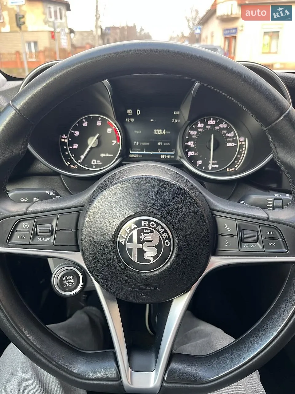 2017 Alfa Romeo Giulia - мініатюра 11