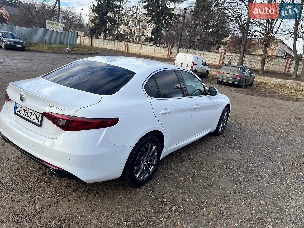 2017 Alfa Romeo Giulia - мініатюра 8