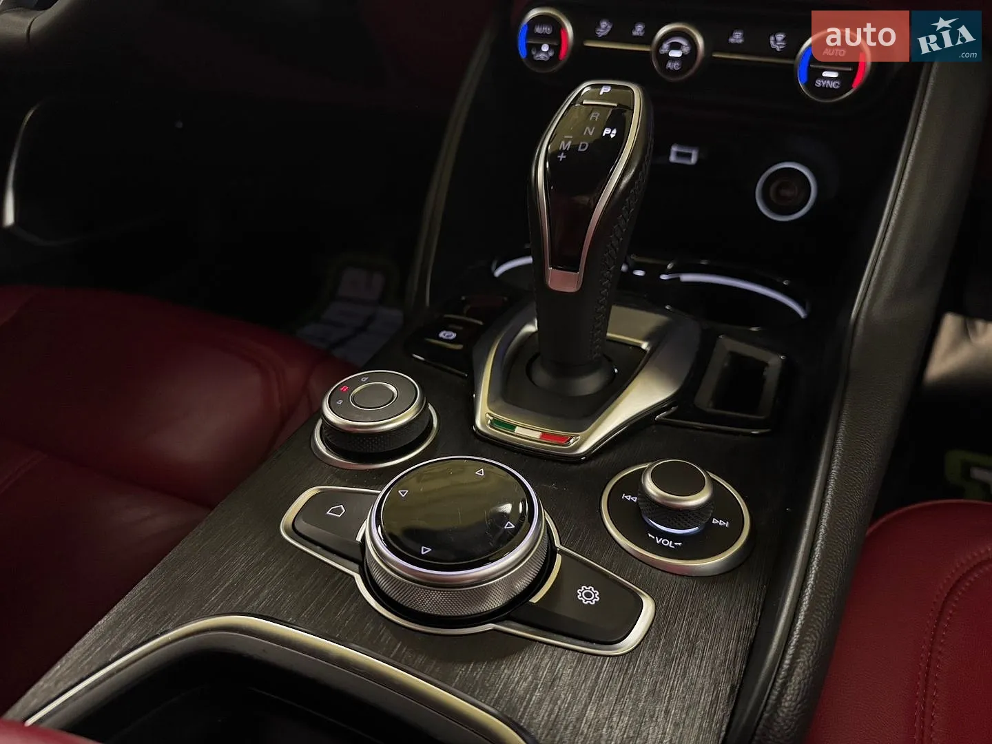 2020 Alfa Romeo Giulia - мініатюра 32