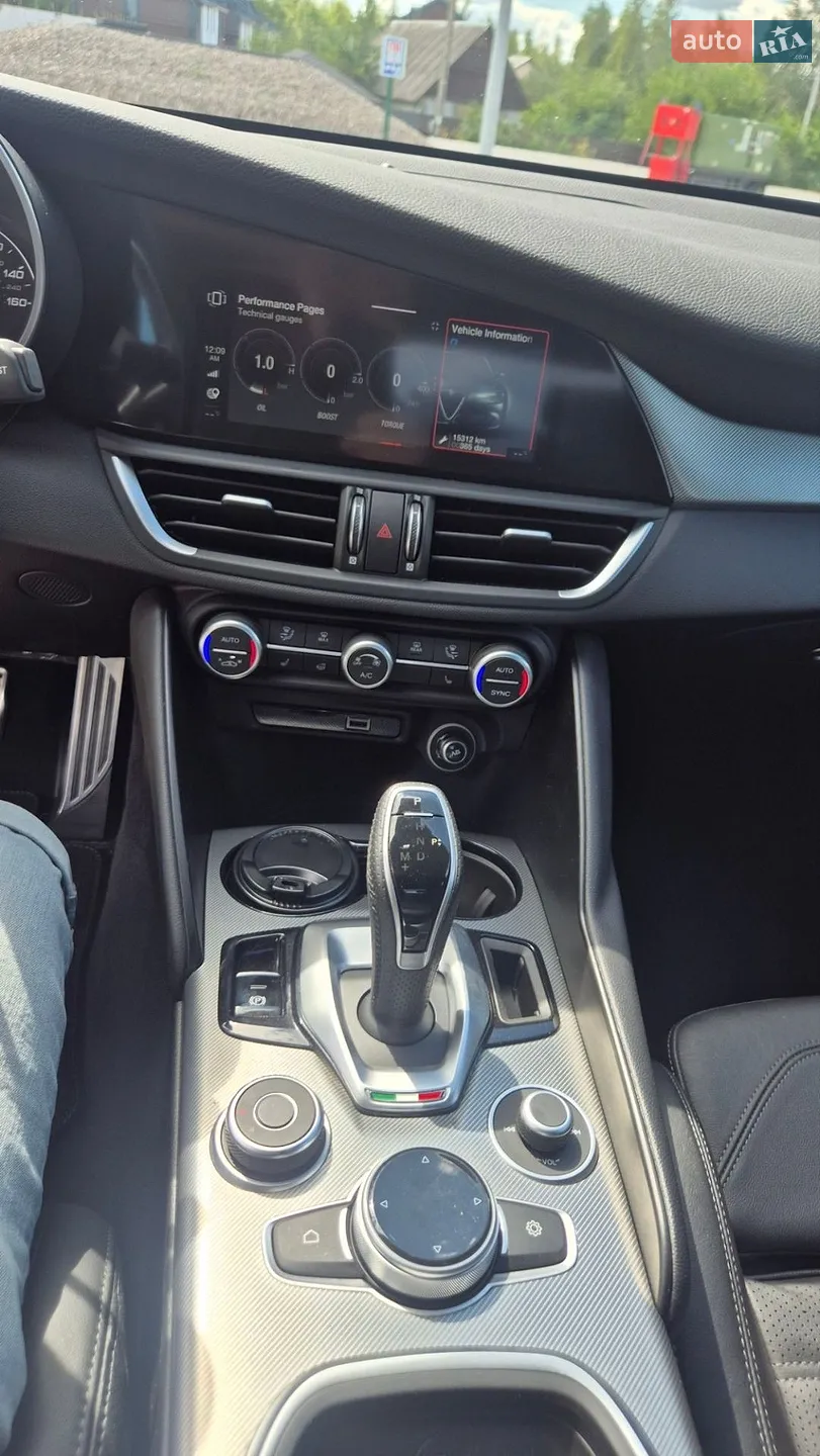 2022 Alfa Romeo Giulia - мініатюра 9