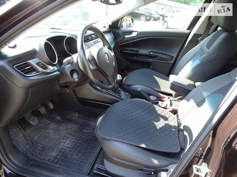 Хетчбек Alfa Romeo Giulietta 2012 в Дніпрі
