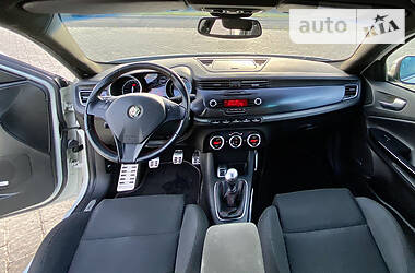 Хетчбек Alfa Romeo Giulietta 2012 в Києві