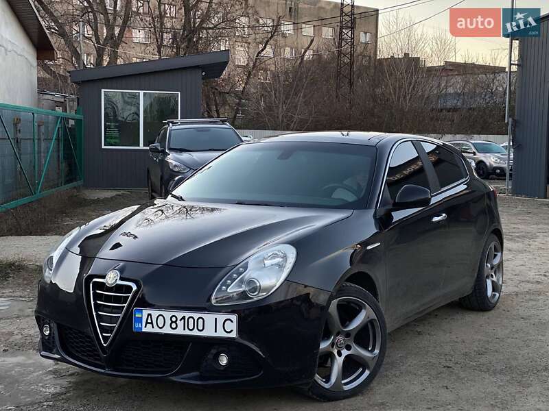 Хетчбек Alfa Romeo Giulietta 2011 в Ужгороді