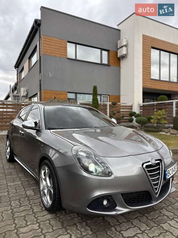 Хэтчбек Alfa Romeo Giulietta 2010 в Стрые