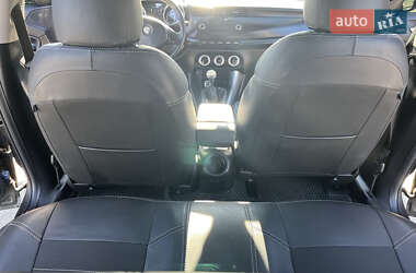 Хэтчбек Alfa Romeo Giulietta 2012 в 