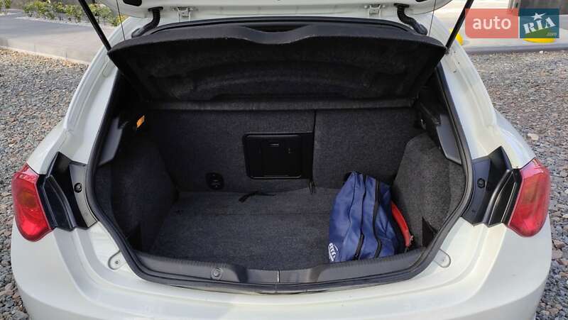 Хэтчбек Alfa Romeo Giulietta 2013 в Бродах