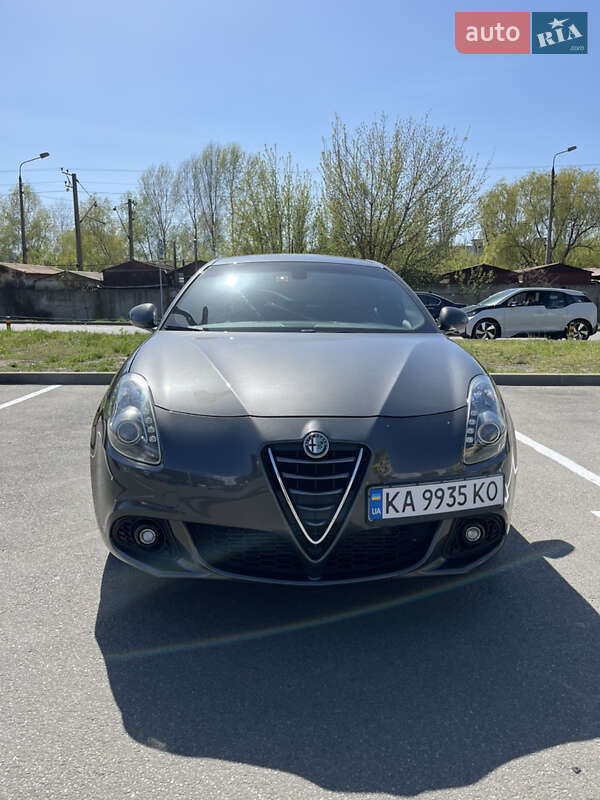 Хэтчбек Alfa Romeo Giulietta 2015 в Киеве