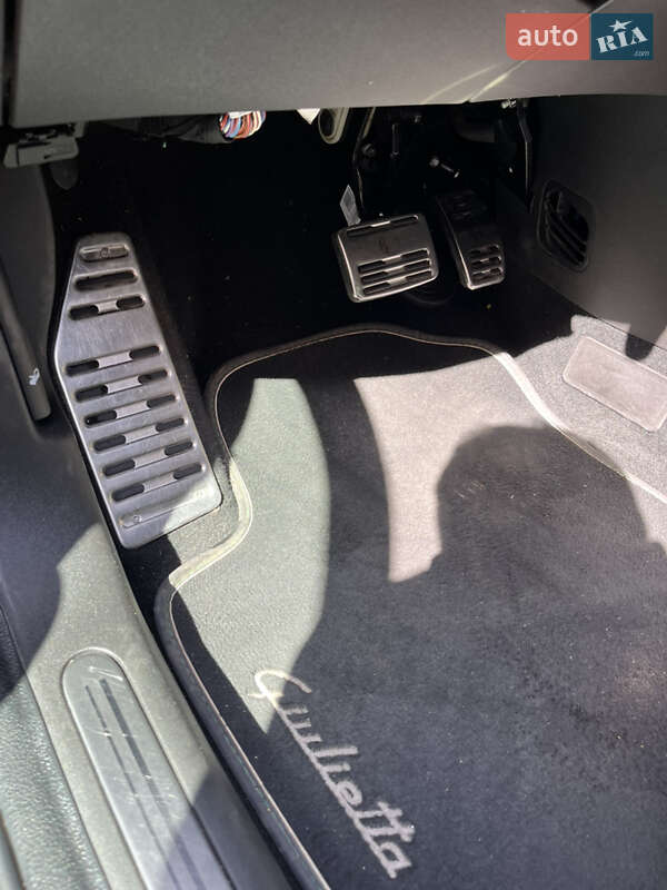 Хэтчбек Alfa Romeo Giulietta 2015 в Киеве