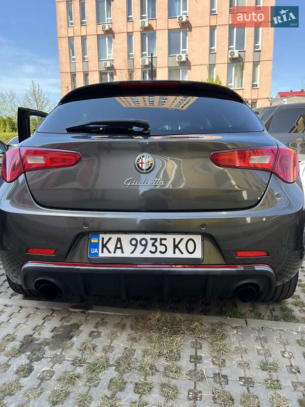 Хэтчбек Alfa Romeo Giulietta 2015 в Киеве