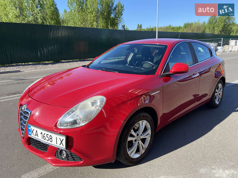 Хэтчбек Alfa Romeo Giulietta 2012 в Киеве