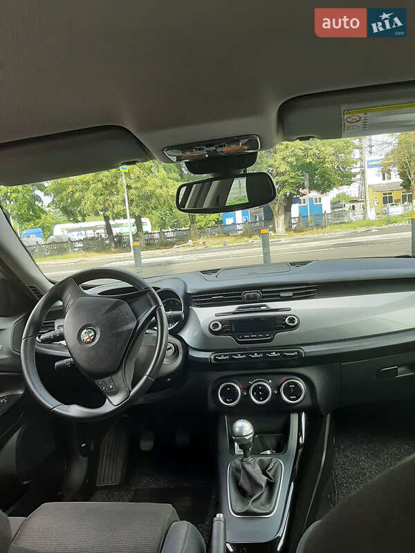 Хетчбек Alfa Romeo Giulietta 2011 в Івано-Франківську фото 7 Хетчбек Alfa Romeo Giulietta 2011 в Івано-Франківську