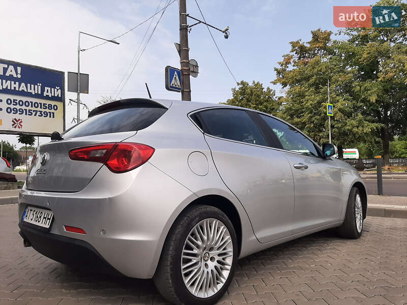 Хетчбек Alfa Romeo Giulietta 2011 в Івано-Франківську фото 4 Хетчбек Alfa Romeo Giulietta 2011 в Івано-Франківську