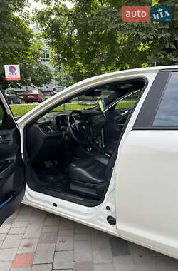Хетчбек Alfa Romeo Giulietta 2013 в 