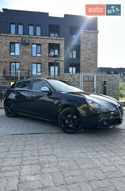 Хэтчбек Alfa Romeo Giulietta 2013 в 