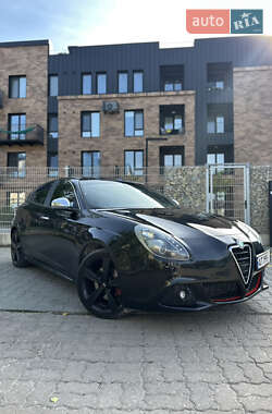Хэтчбек Alfa Romeo Giulietta 2013 в 