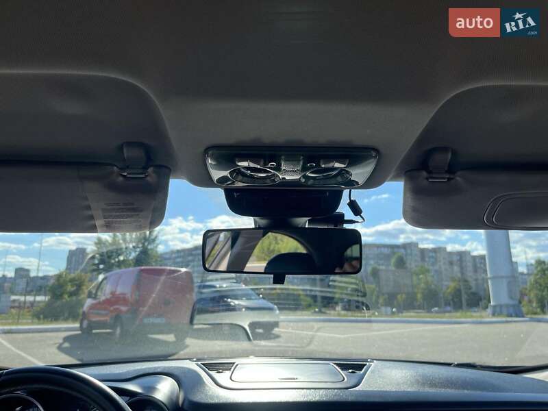 Хетчбек Alfa Romeo Giulietta 2012 в Києві фото 16 Хетчбек Alfa Romeo Giulietta 2012 в Києві