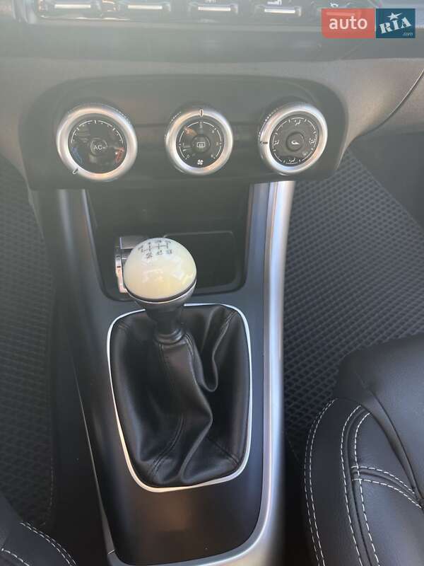 Хетчбек Alfa Romeo Giulietta 2012 в Києві фото 21 Хетчбек Alfa Romeo Giulietta 2012 в Києві