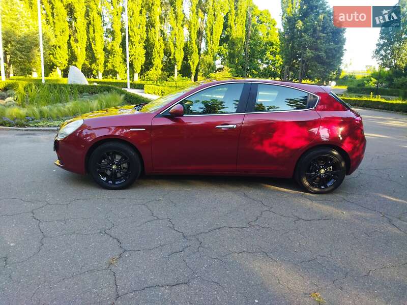 Хэтчбек Alfa Romeo Giulietta 2012 в Киеве
