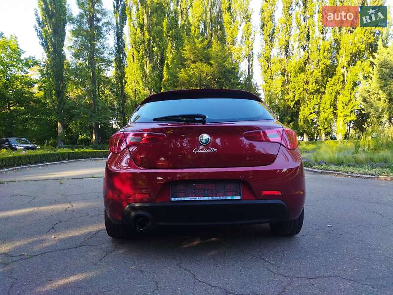 Хэтчбек Alfa Romeo Giulietta 2012 в Киеве