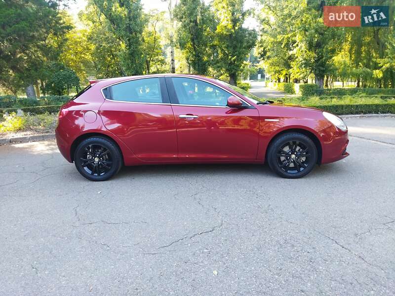 Хэтчбек Alfa Romeo Giulietta 2012 в Киеве