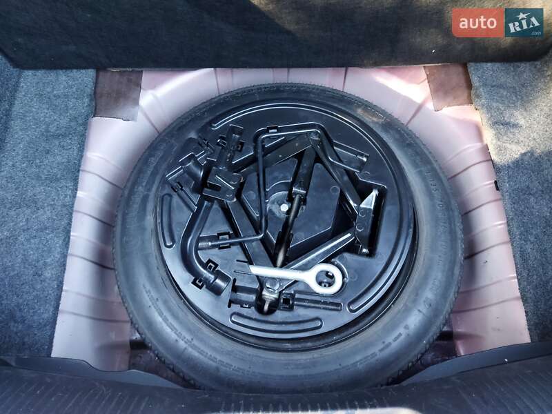 Хэтчбек Alfa Romeo Giulietta 2012 в Киеве