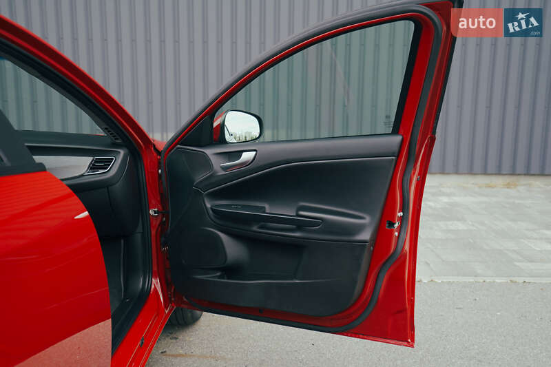 Хэтчбек Alfa Romeo Giulietta 2019 в Харькове фото 56 Хэтчбек Alfa Romeo Giulietta 2019 в Харькове