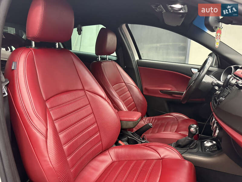 Хэтчбек Alfa Romeo Giulietta 2014 в Днепре фото 8 Хэтчбек Alfa Romeo Giulietta 2014 в Днепре