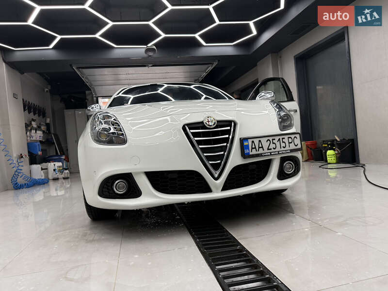 Хэтчбек Alfa Romeo Giulietta 2014 в Днепре фото 18 Хэтчбек Alfa Romeo Giulietta 2014 в Днепре
