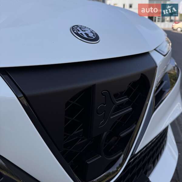 Внедорожник / Кроссовер Alfa Romeo Junior 2025 в Львове