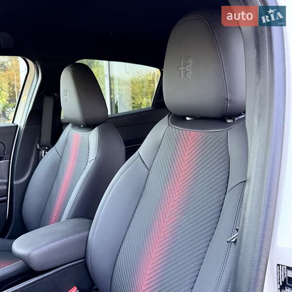 Внедорожник / Кроссовер Alfa Romeo Junior 2025 в Львове