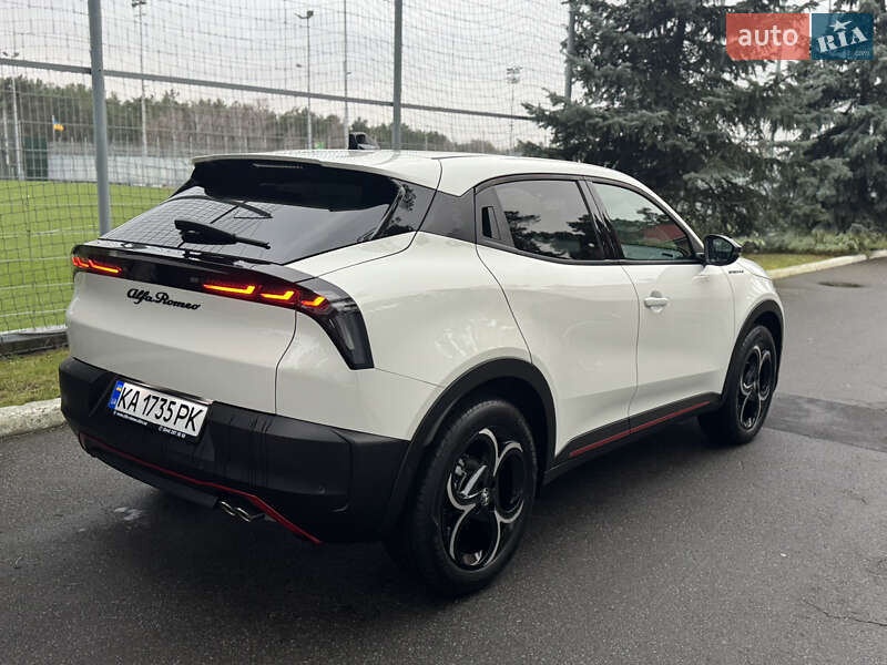 Внедорожник / Кроссовер Alfa Romeo Junior 2025 в Киеве