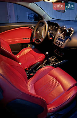 Хетчбек Alfa Romeo MiTo 2010 в 