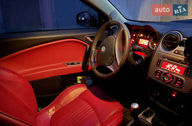 Хетчбек Alfa Romeo MiTo 2010 в 