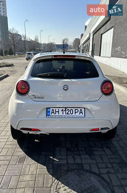 Хэтчбек Alfa Romeo MiTo 2011 в 