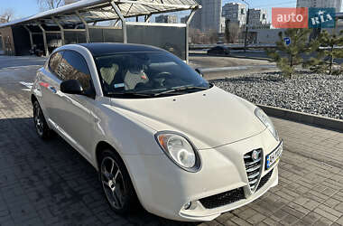 Хэтчбек Alfa Romeo MiTo 2011 в 