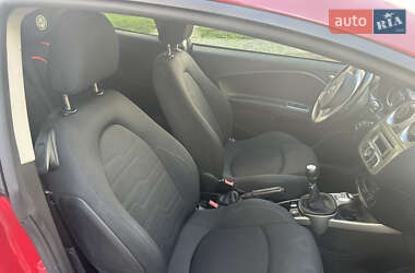 Хетчбек Alfa Romeo MiTo 2012 в 